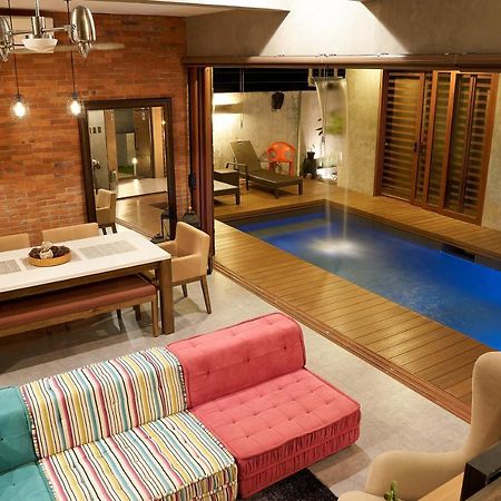 Isla Villa 1 Amazing Waterfall Pool House Near Beach, Bars & Restaurants Lapu-Lapu City Dış mekan fotoğraf